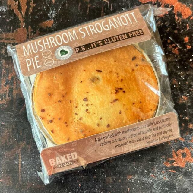 Baked to Taste Mushroom Stroganott Pie